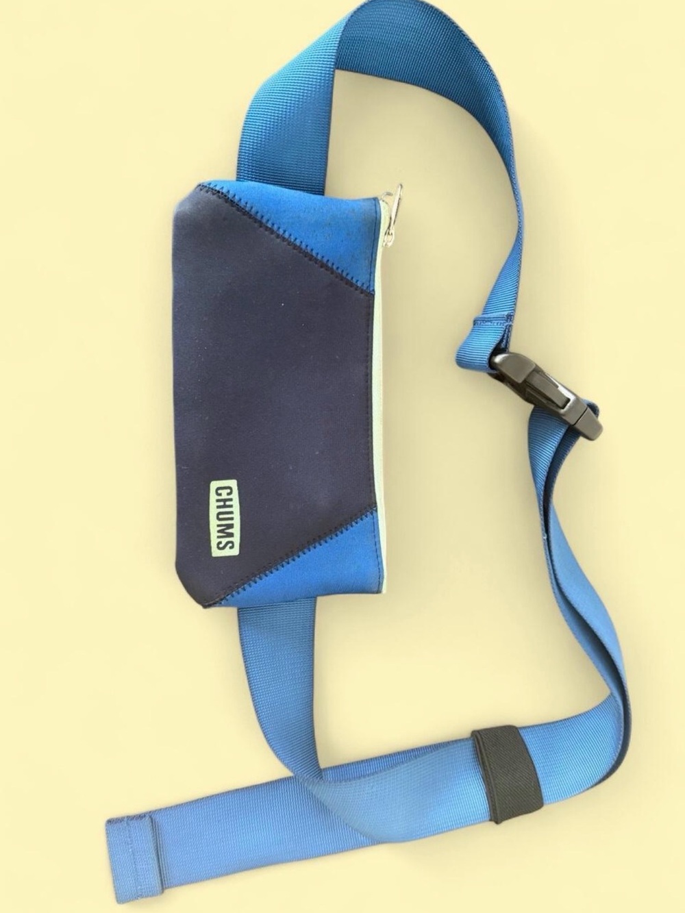 CHUMS Men's Navy & Bright Blue Belt Bag